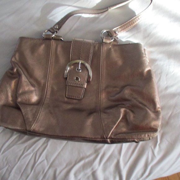 coach gold handbag  15 x 9 hardly used - Picture 1 of 3